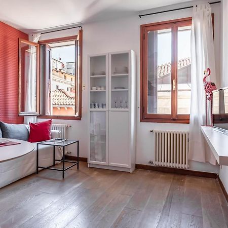 Ferienwohnung Venezia-San Marco View On Luxury Shopping Street Exterior foto