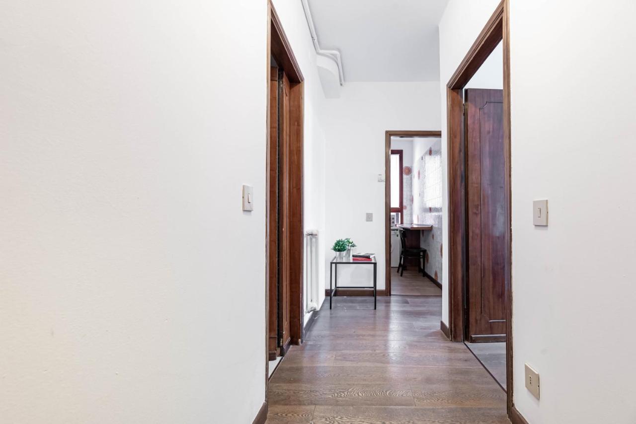 Ferienwohnung Venezia-San Marco View On Luxury Shopping Street Exterior foto