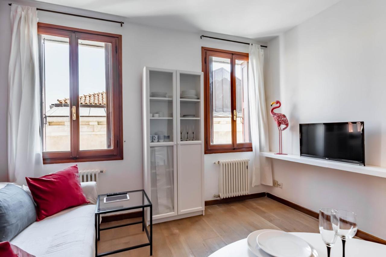 Ferienwohnung Venezia-San Marco View On Luxury Shopping Street Exterior foto