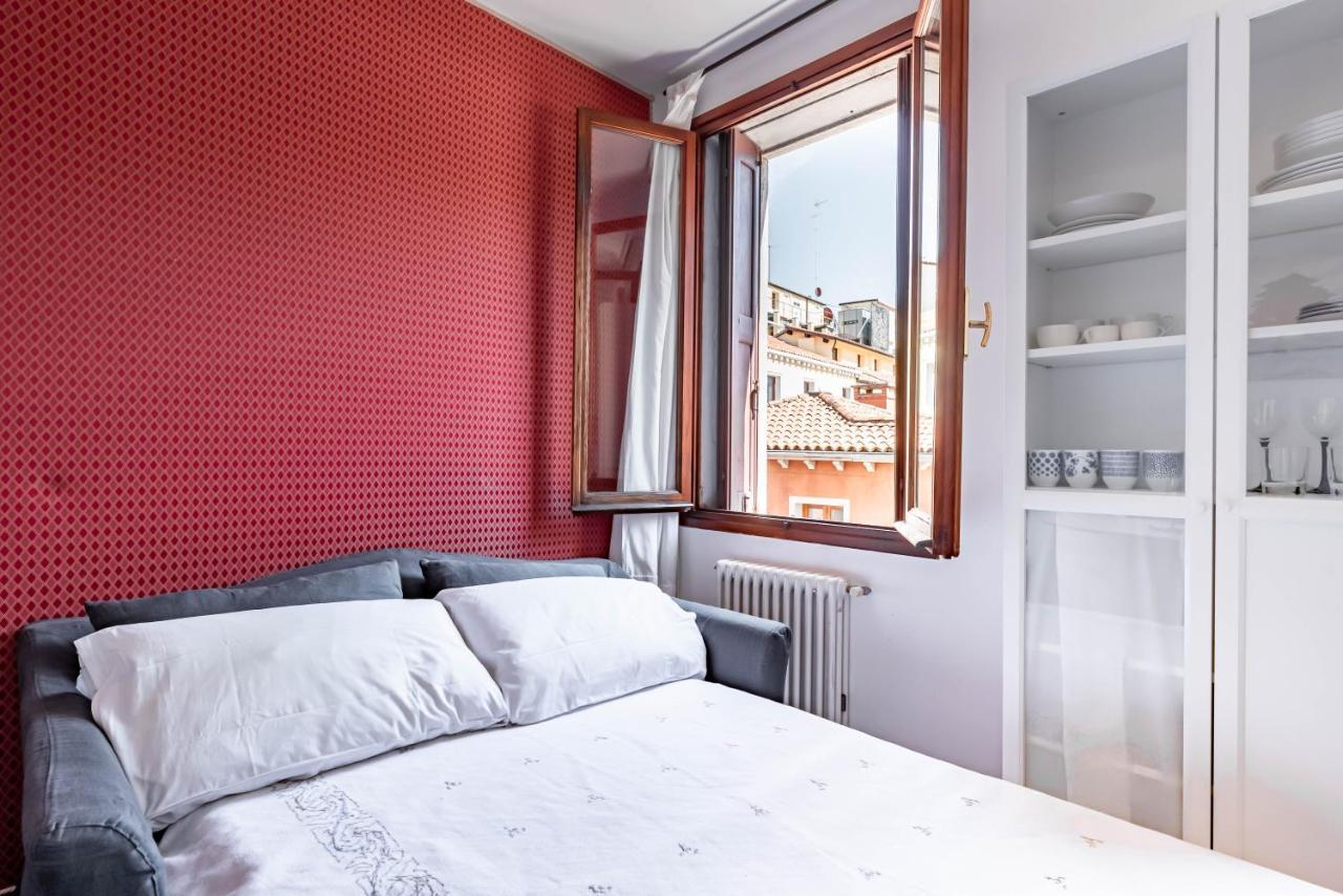 Ferienwohnung Venezia-San Marco View On Luxury Shopping Street Exterior foto