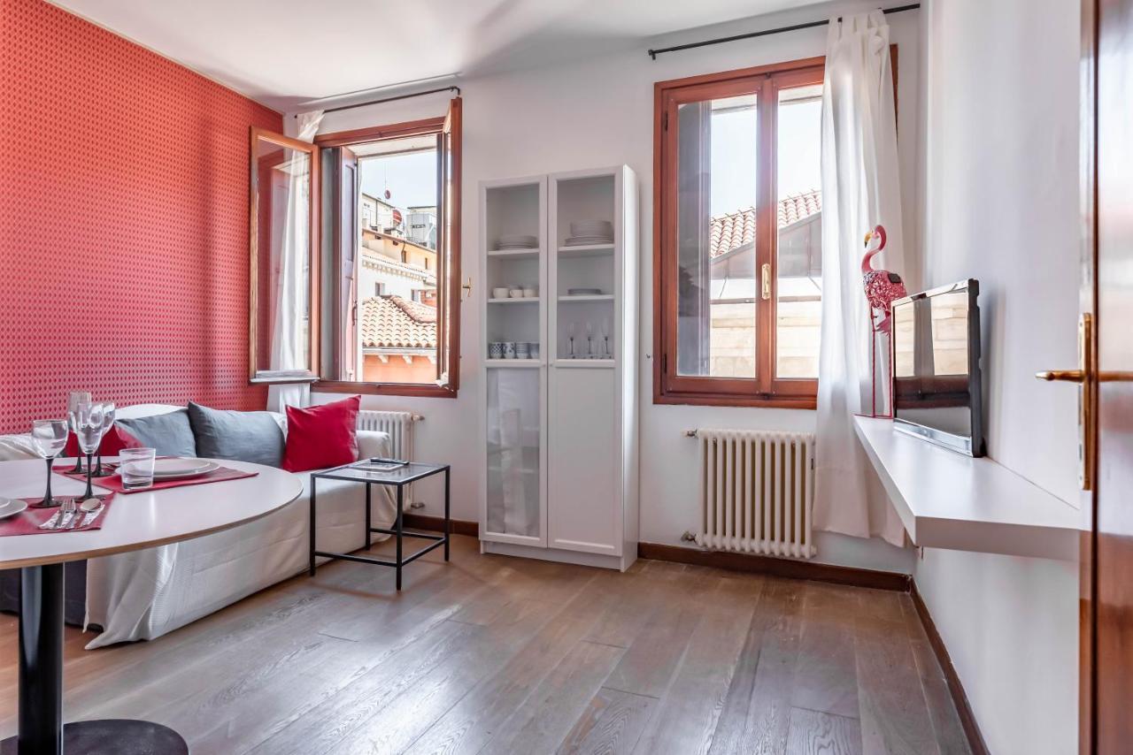 Ferienwohnung Venezia-San Marco View On Luxury Shopping Street Exterior foto