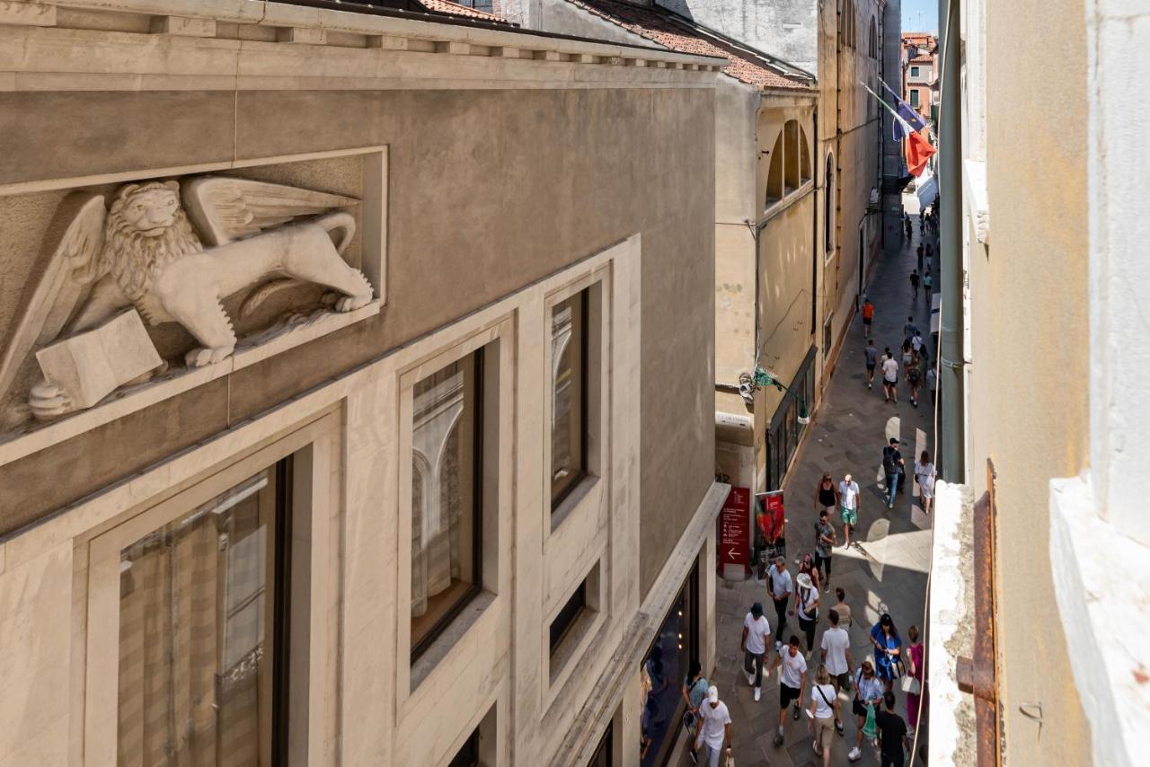 Ferienwohnung Venezia-San Marco View On Luxury Shopping Street Exterior foto